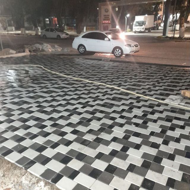 Kafel, burschatka, travertin, sokl toshlar ustasi va materillari bor