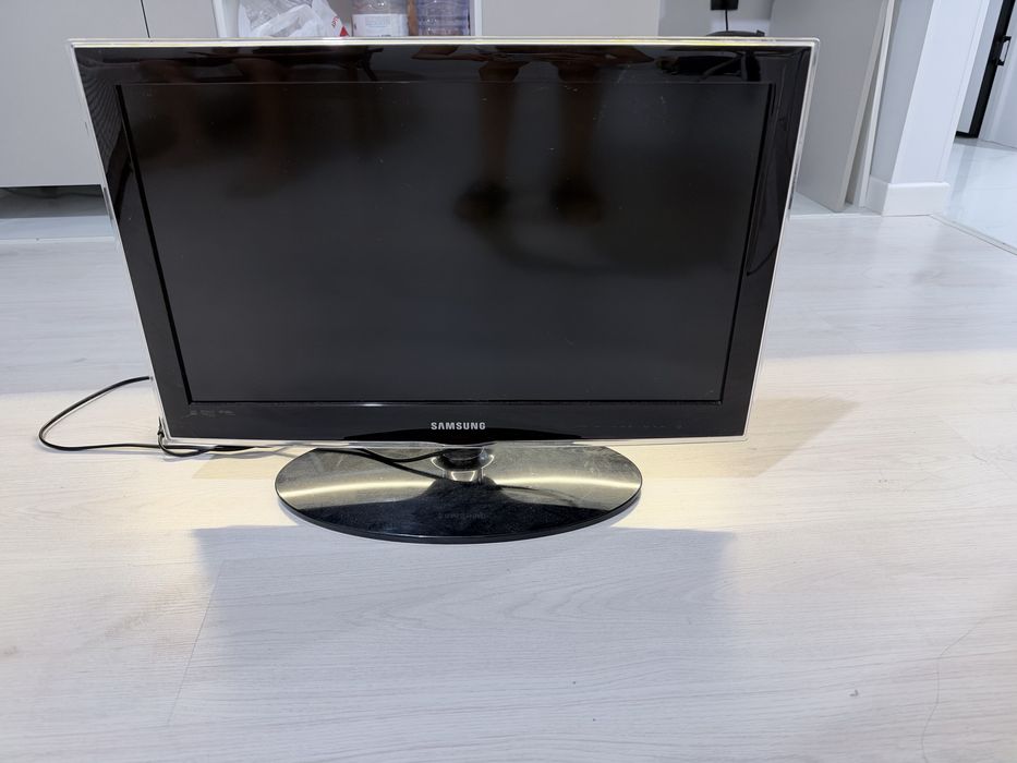 продам телевизор SAMSUNG