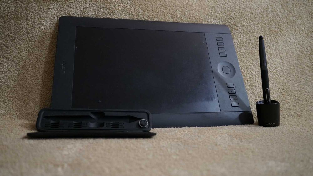 Wacom Intuos Pro - Medium - PTH-651 | Графичен таблет Wacom