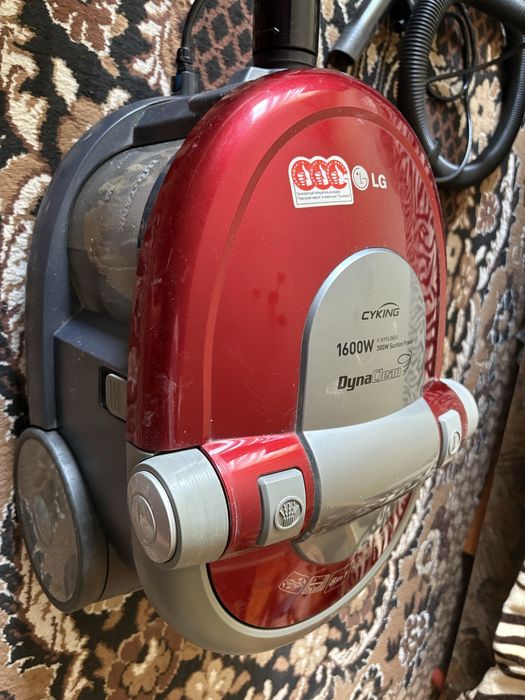 Продам пылесос моющий