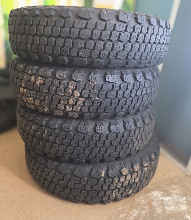 Шины всесезонные Уаз б/у