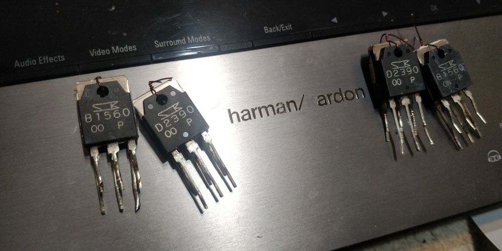 Pereche Tranzistori darligton 2sd2390 2sb1560