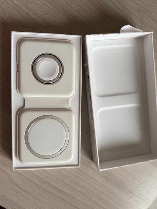 Apple MagSafe Duo Charger