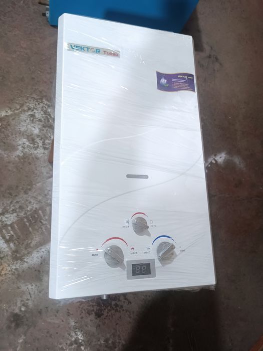 Газовый водонагреватель ,, vektor 12l " Россия