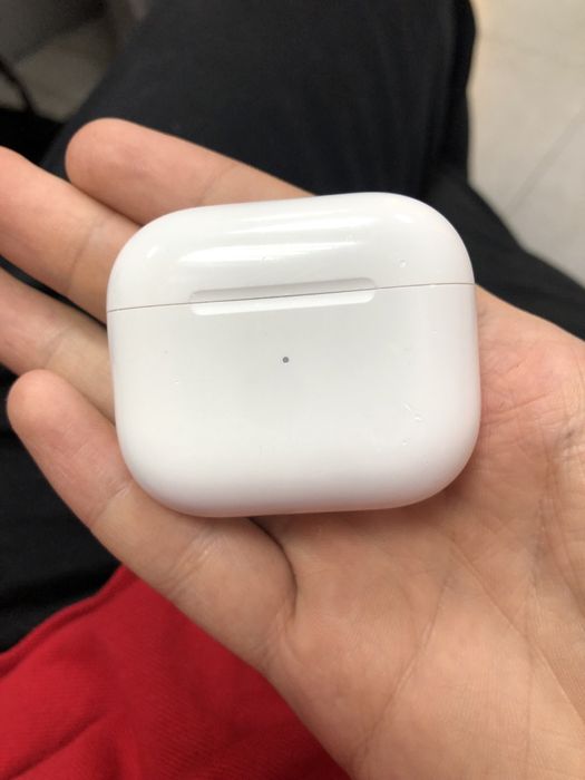 (A4) AirPods Gen 3