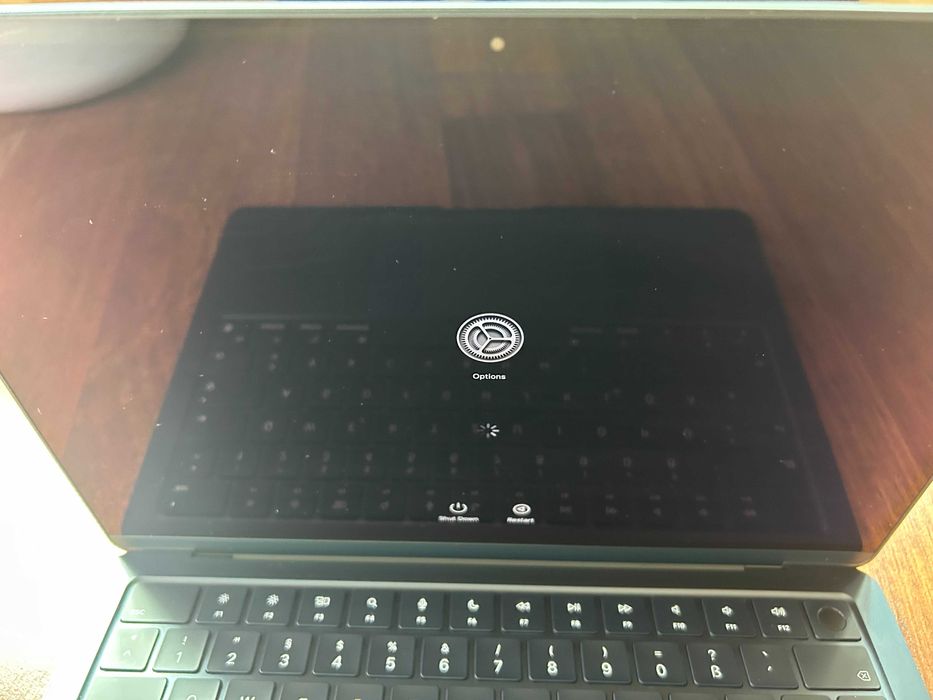 Macbook Air M3 pentru piese