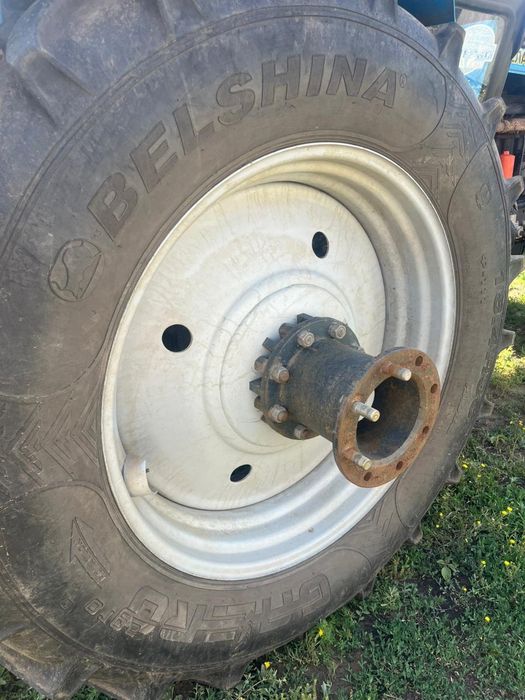 Продам трактор 1221