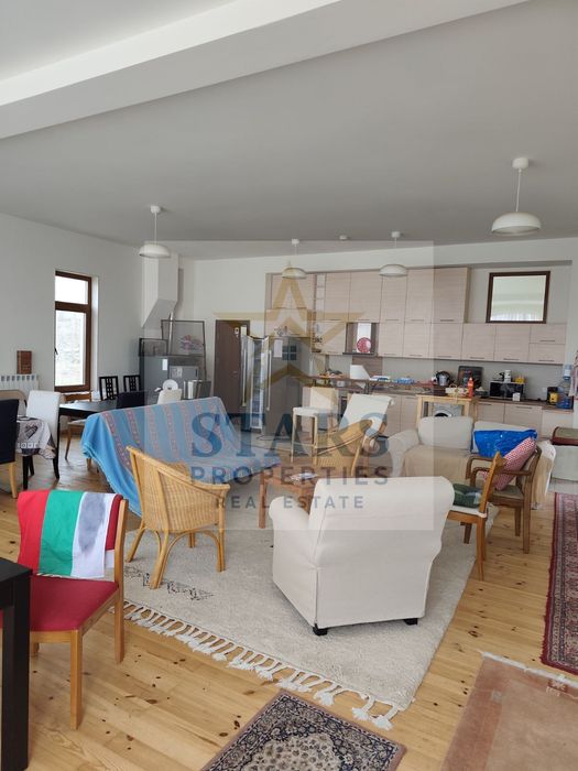 Продажба Къща гр. Варна - м-т Зеленика 850m²
