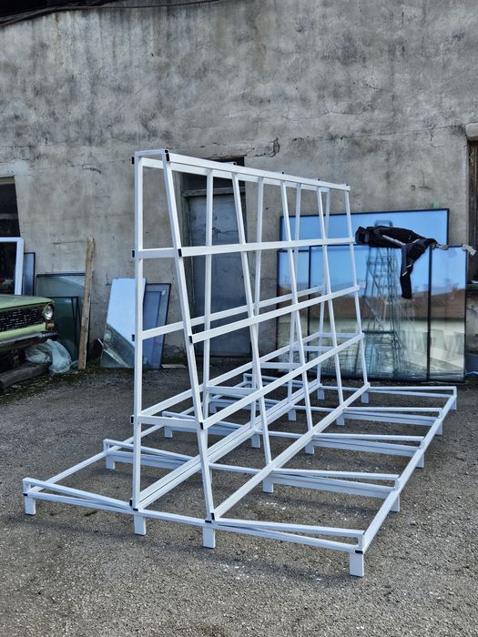 Пирамида за дограма