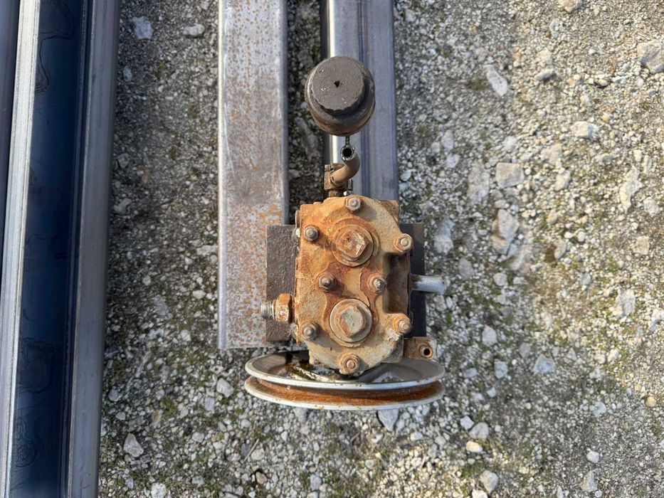 Продавам зилов компресор двуцилиндров със водно охлаждане