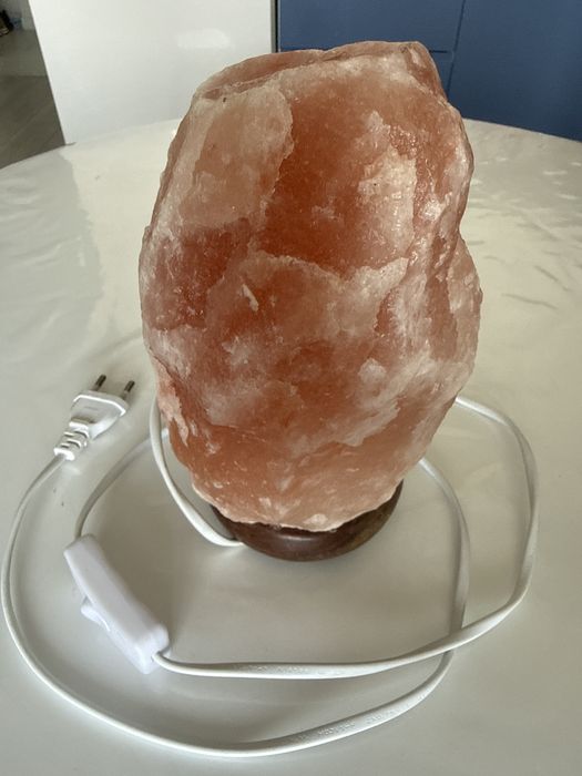 Соляная лампа в хорошем состоянии