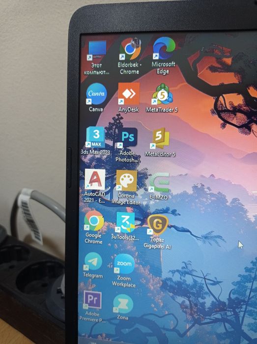 Hp i3-10 256 m2 ssd 1T hhd sotiladi