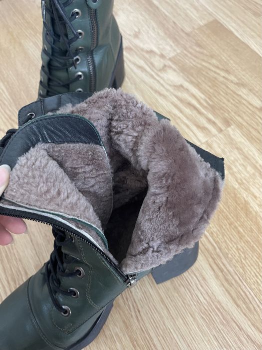 Продам зимние женские сапоги