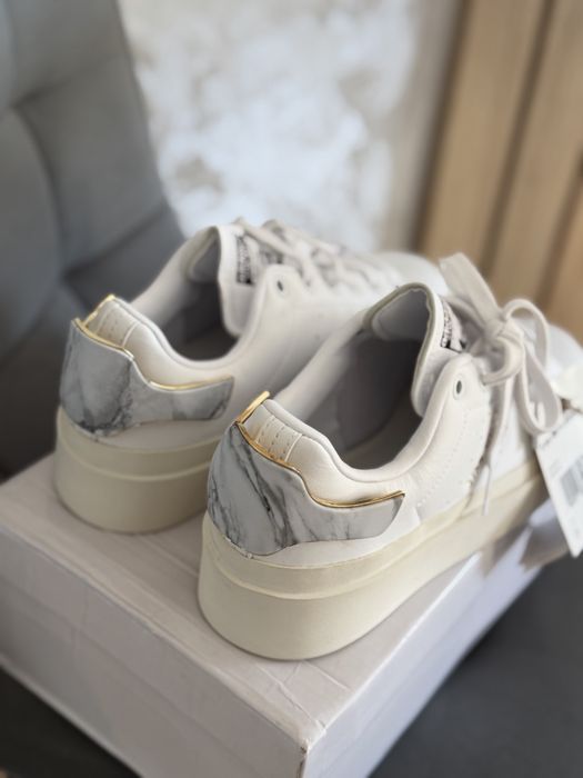 продам кроссовки adidas оригинал