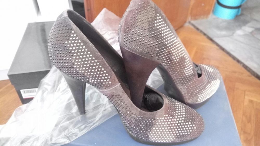 Нови! Дизайнерски италиански бутикови сандали и обувки!