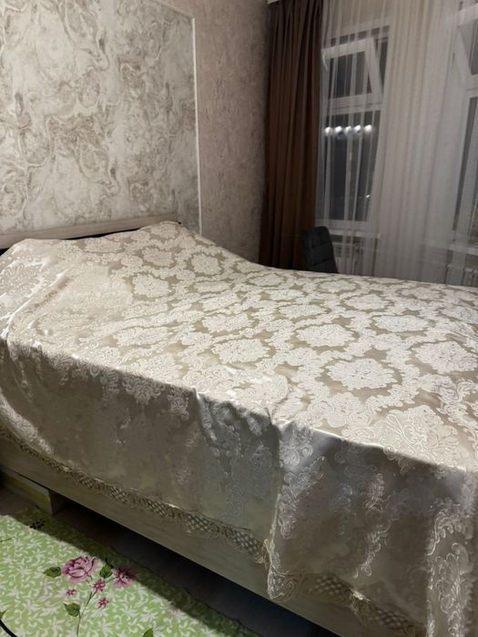 Кровать с матрасом