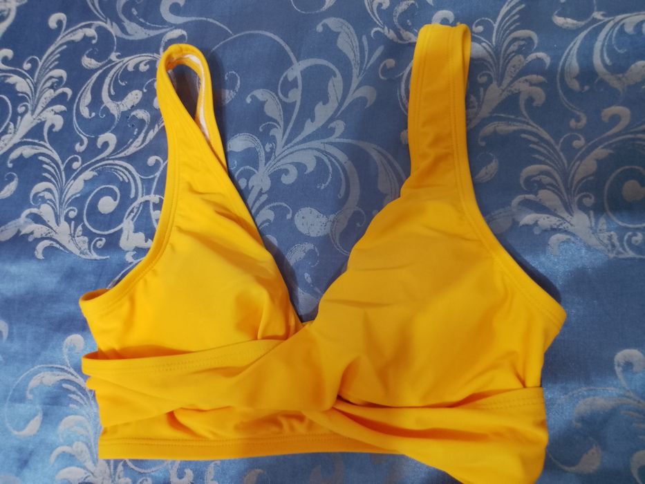 Costum de baie nou