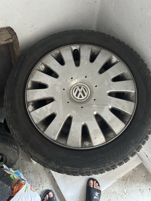 Vând jante cu cauciucuri de iarnă
