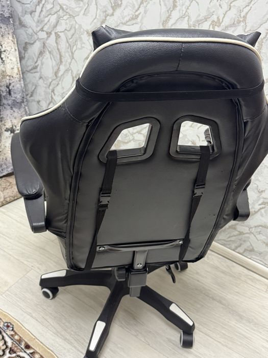 Игрровое компьютерное кресло