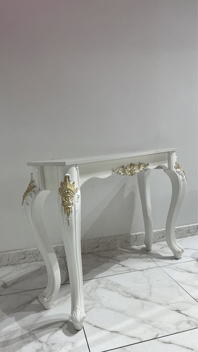 Столик декоративный