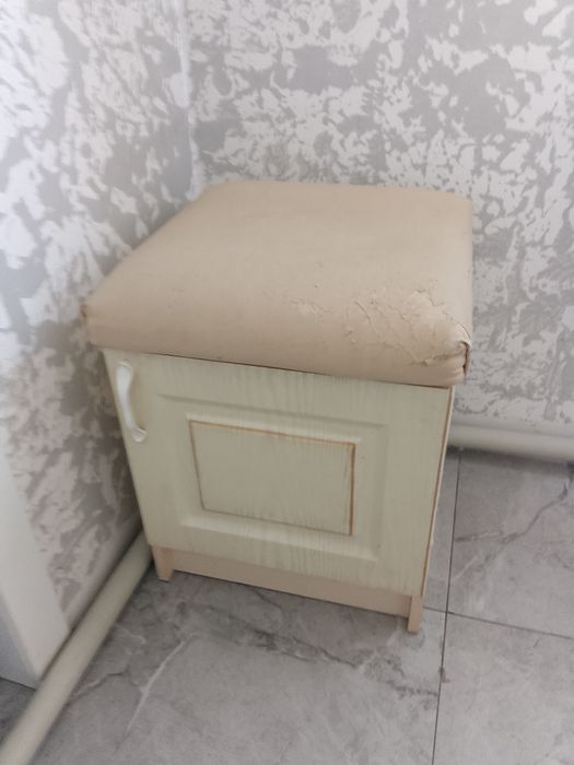 Продам пуфик шкаф