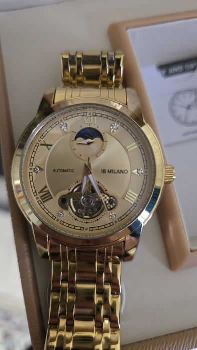 Сағат сатылады срочно