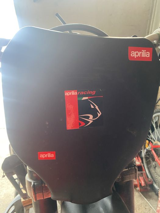 Продавам apriliq rx 50 мотора се продава НА ЧАСТИ!!