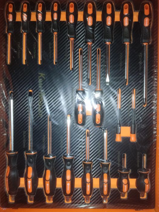 Dulap cu scule adus din Germania de la firma Kraft Müller