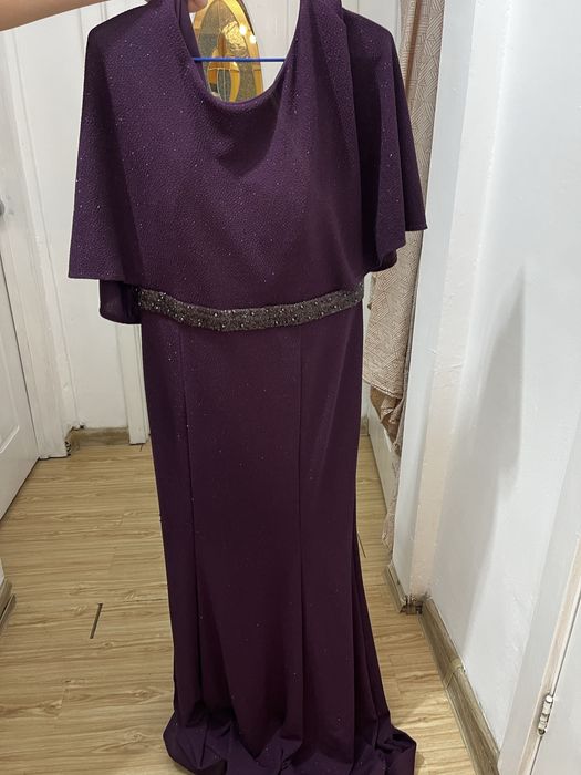 Продам вечернее платье со шлейфом