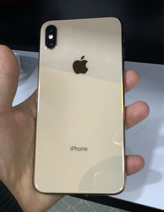 Iphone xs max gold