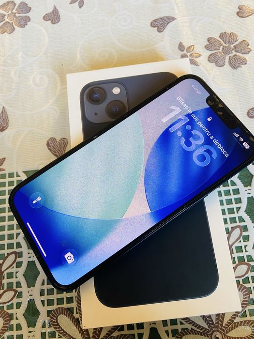 Vand iphone 13 ca nou
