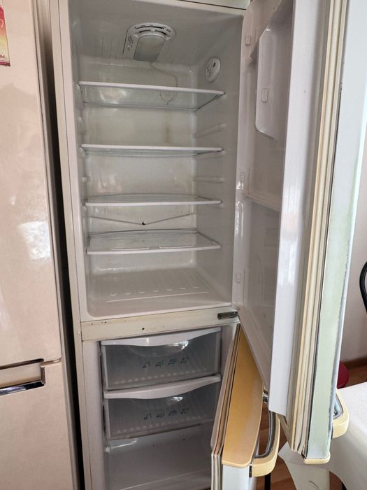 Бу Холодильник 2-камерный вертикальный