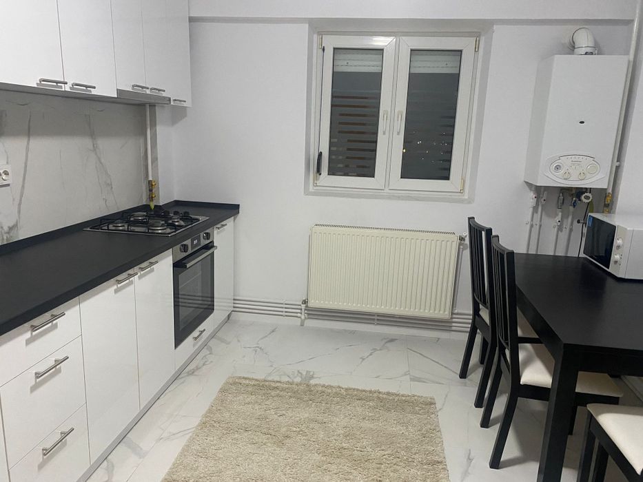 Inchiriez apartament 2 camere central