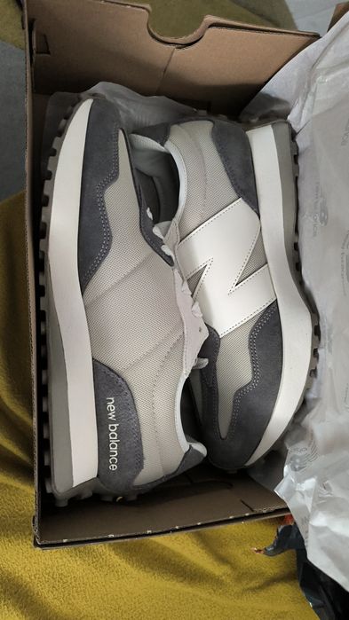 New Balance 327 mărime 44