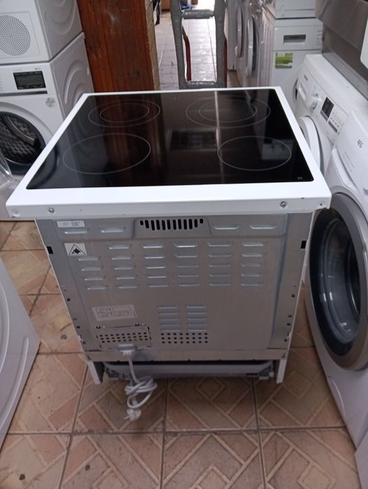 Свободно стояща печка с керамичен плот Voss Electrolux с 2 години Гаранция!