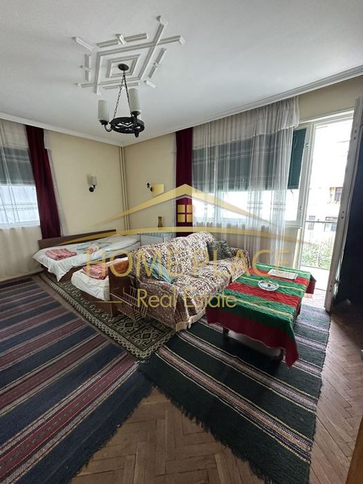 Четиристаен апартамент в кв.Чайка