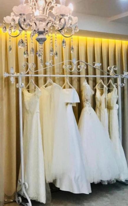 Stative pentru haine de vânzare