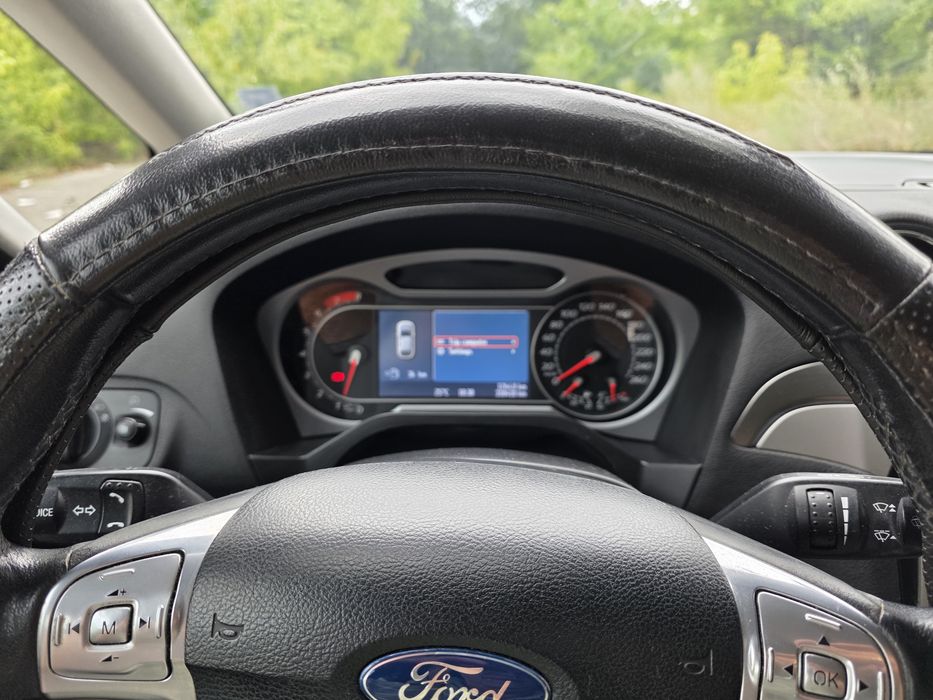 Прадавам Ford  S -Max 2,5 ST