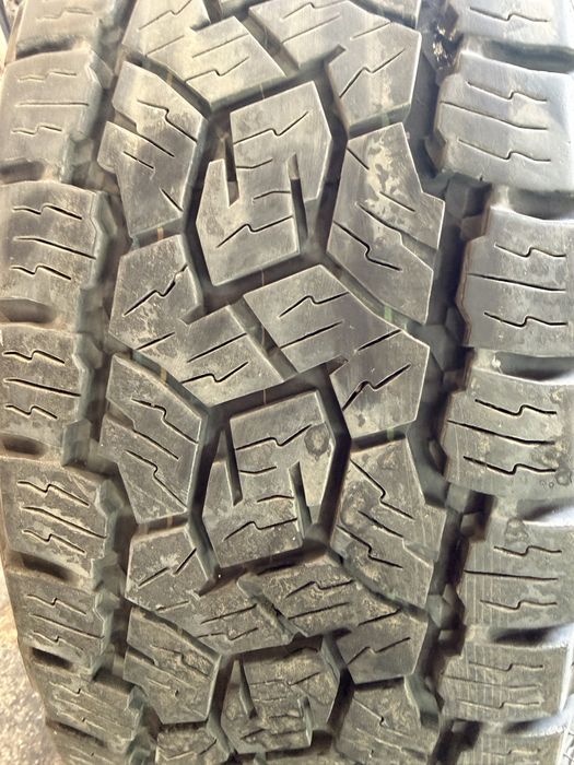 Гуми 235/65R17 Toyo