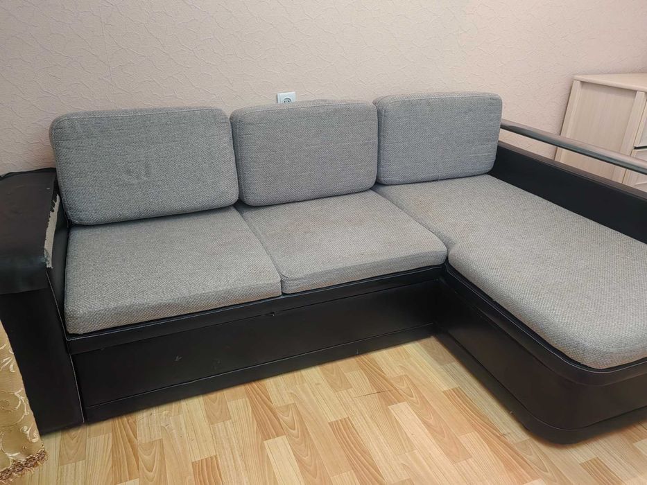 Продам диван угловой