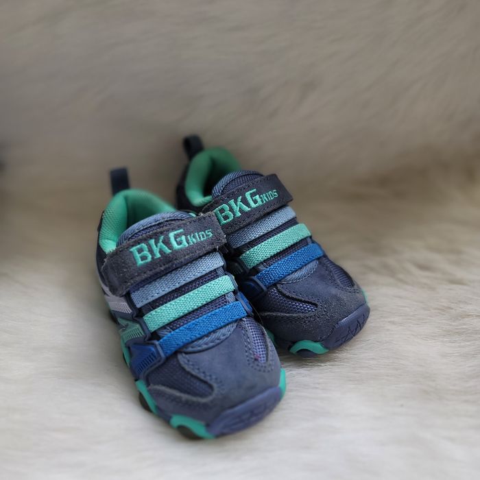 Кроссовки для девочки и мальчика(для двойняшек)