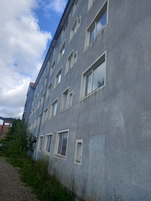 Vând bloc în Petrosani str Independentei nr 37