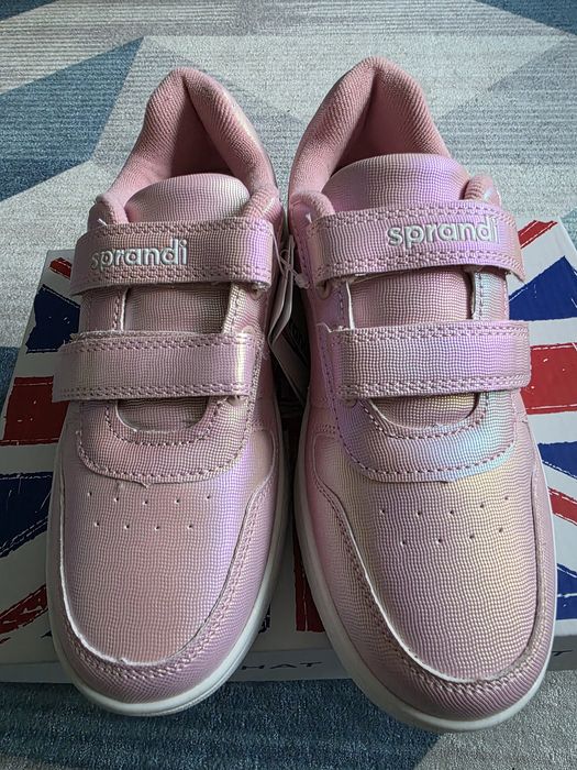 Vand adidasi fete SPRANDI noi, marime 34 in cutie originala