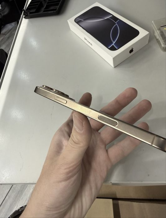 Apple iPhone 16 pro max