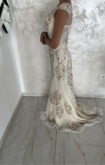 Rochie de seara crem
