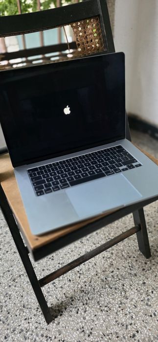 Лаптоп MacBook 15 inch
