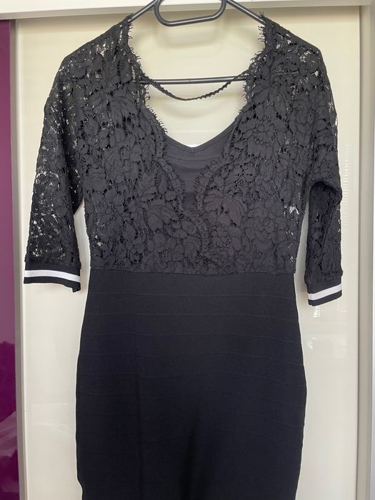 Черна рокля Guess