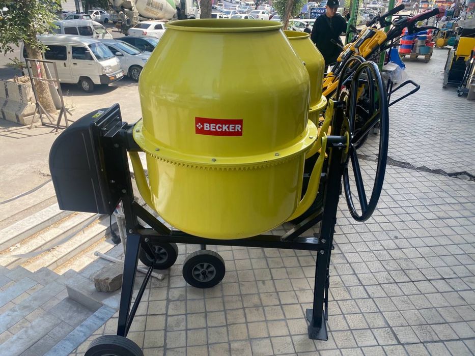 Бетономешалка Becker