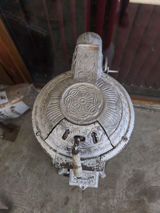 Малка печка на дърва