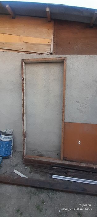 Желзная дверь, входная.